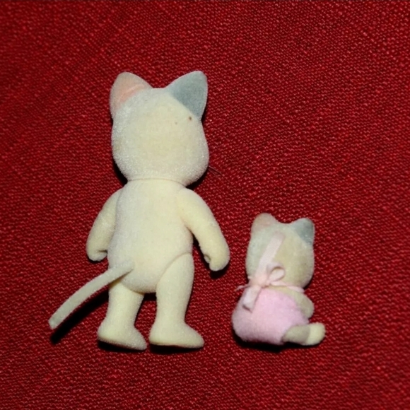 CALICO CRITTERS Whisker cat figure lot - baby girl w/ pink outfit - Picture 4 of 4